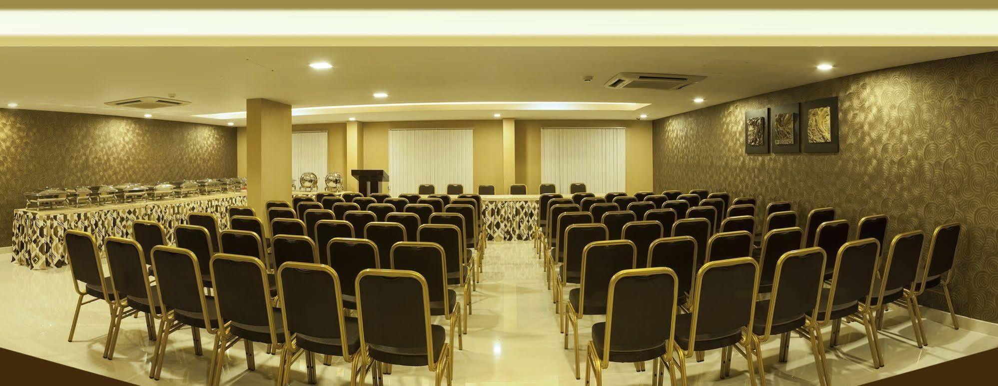 מלון Kochi Abaam Cochin מראה חיצוני תמונה